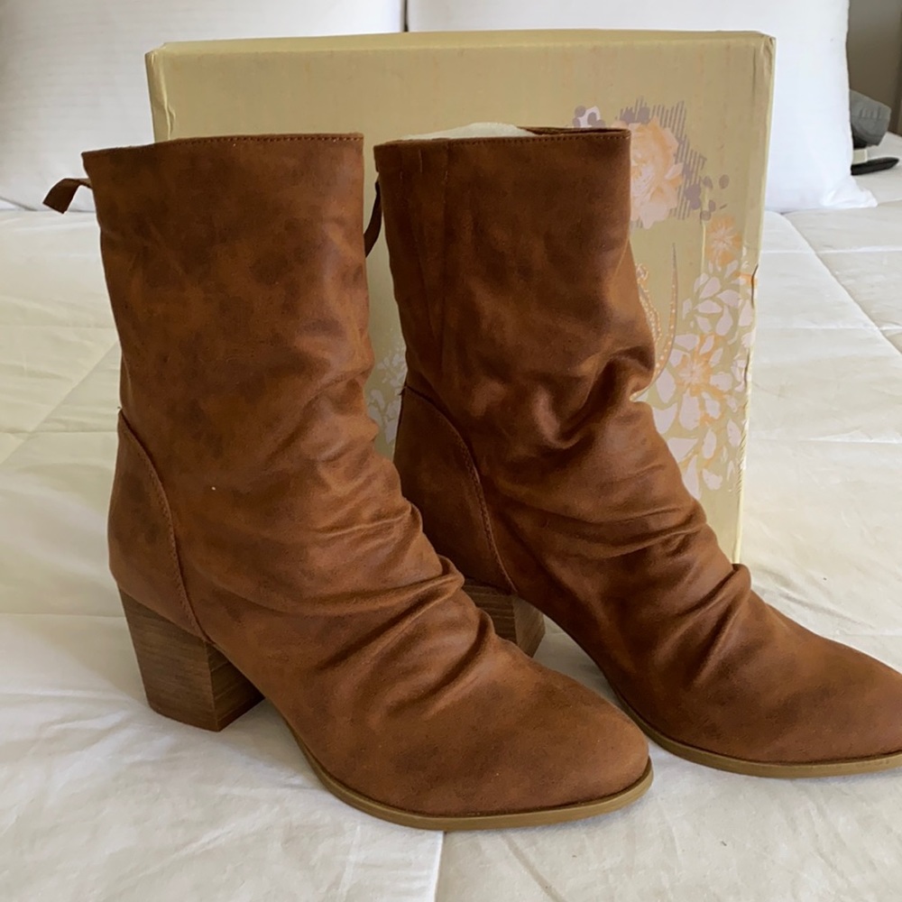 Very G pull on ankle boots